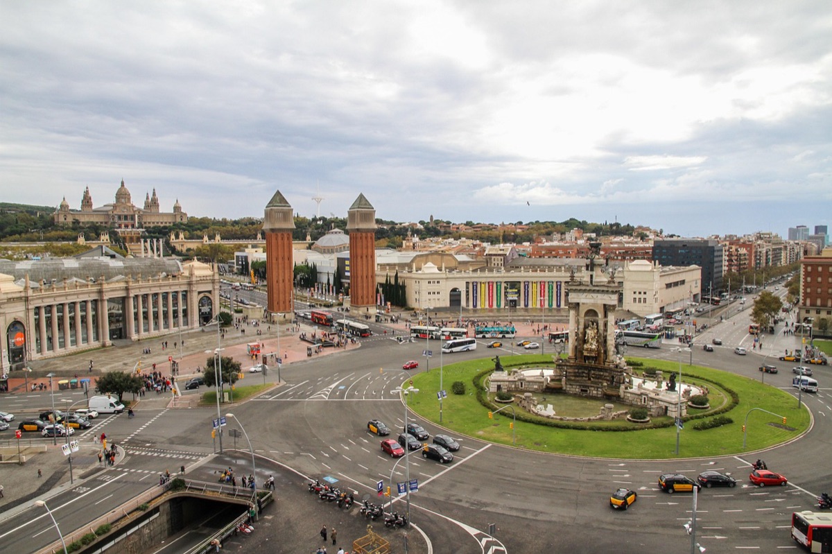 Aviso sobre locais turísticos enganadores em Barcelona