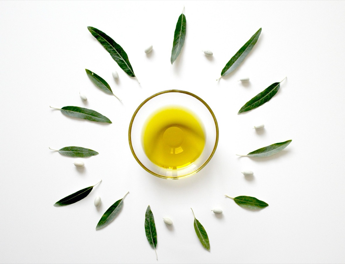barcelone tapas plate with olive oil