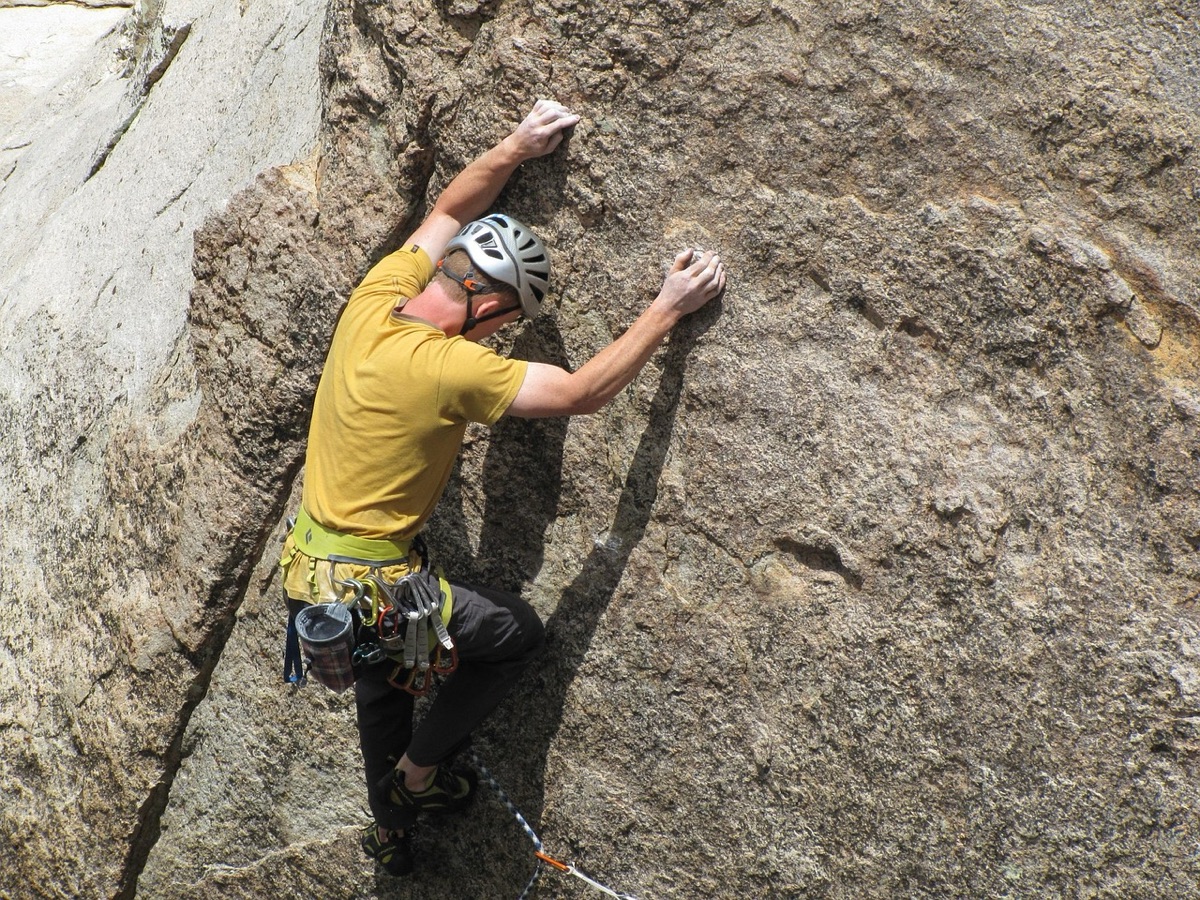 Equipo de escalada en roca